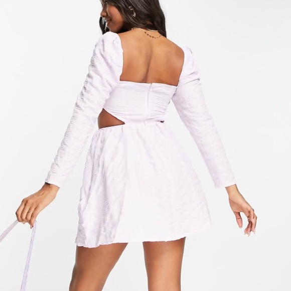 Missguided crinkle dress with side cut outs in lilac - Picture 3 of 13